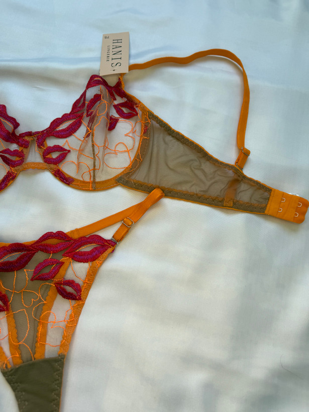 ست گيپور هانيس فنردار با شرت بكلس کد محصول ۱۰۷۳